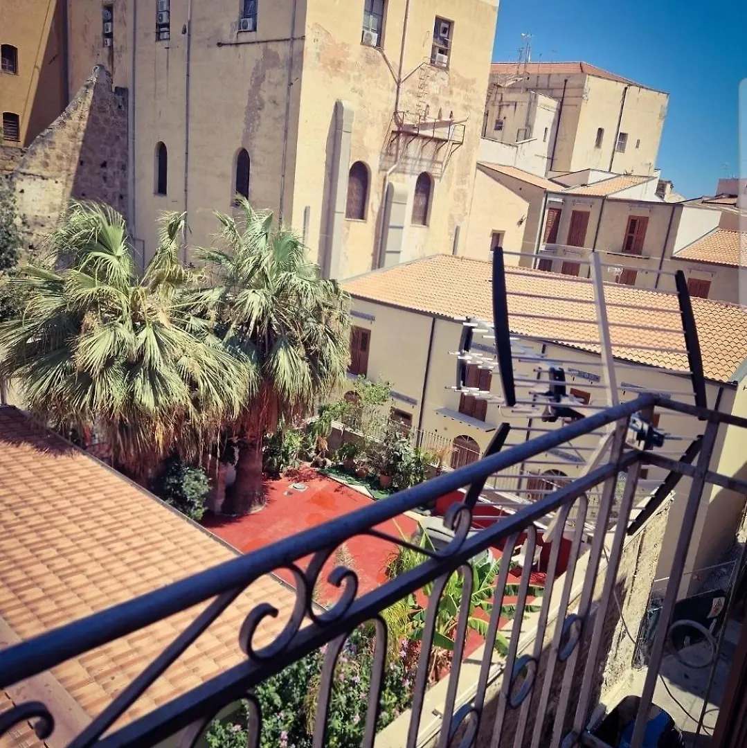Love Nest Cathedral In The Heart Of The City Palermo Italy